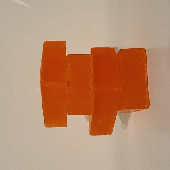 4 Grapefruit soaps - Picture 1 of 3